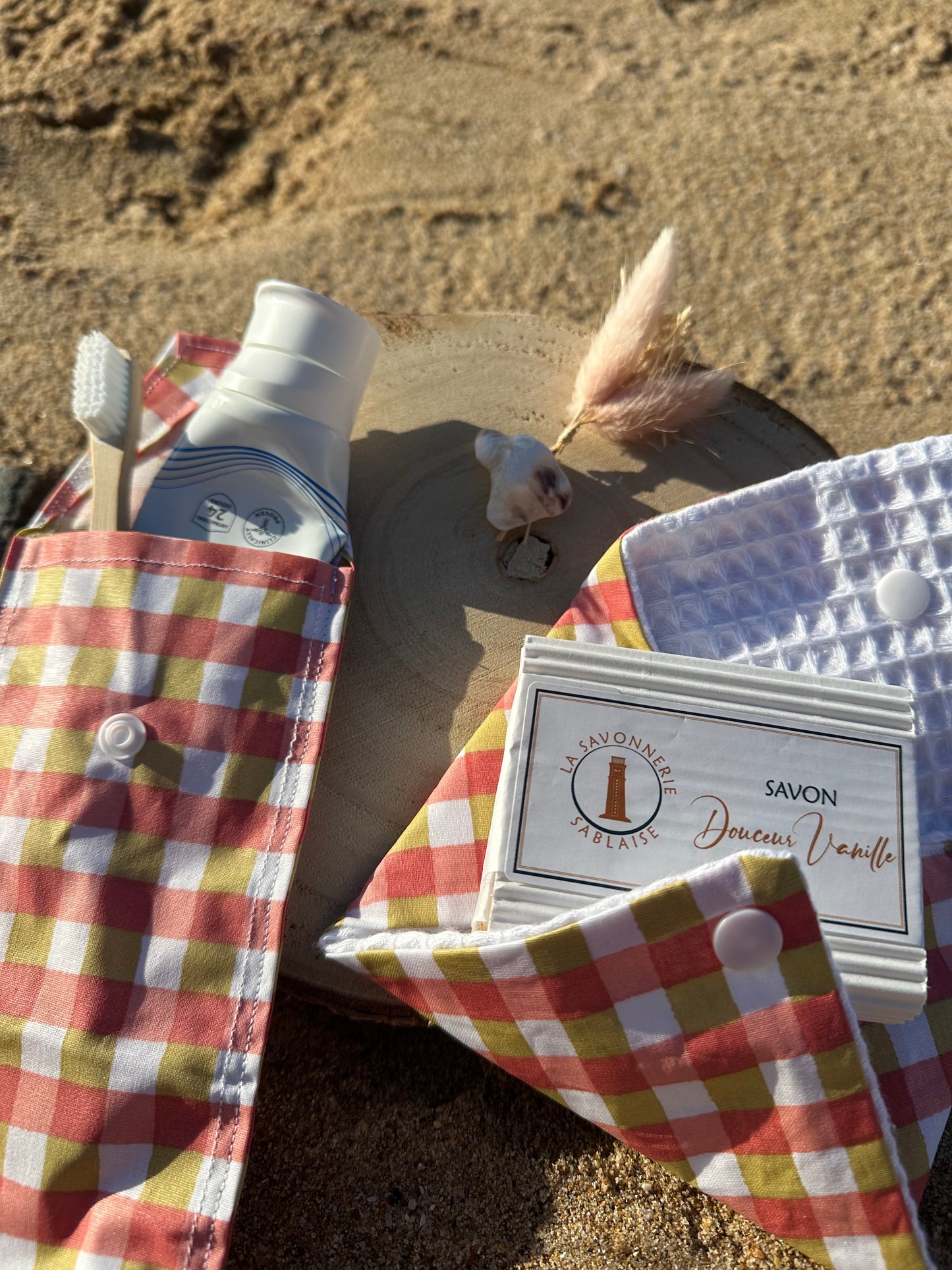 Coffret voyage étui et pochette à savon Colette